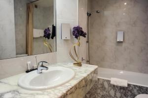 Hotels Le Grand Hotel : photos des chambres