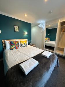 Double Room with Bathroom room in Smart Hyde Park View Hostel