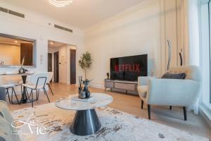 Chic 1 Bed in Marina Newly Furnished,Modern Luxury