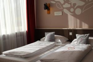 Quadruple Room room in JUFA Hotel Königswinter/Bonn