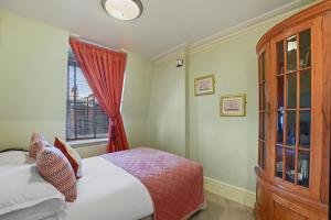 Small Double Room room in Twenty Nevern Square Hotel