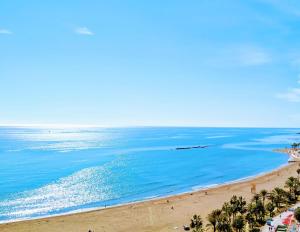 Deluxe penthouse with sea views near Puerto Marina