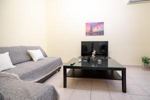 Neos kosmos 1 bedrm semi-basement flat by MPS