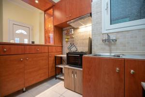 Neos kosmos 1 bedrm semi-basement flat by MPS