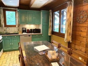 Chalets LE SKIEUR Chalet en bois : photos des chambres