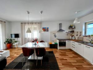 Rooms and Apartments IstraSoley