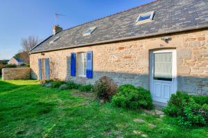 Maisons de vacances Escapade dans une belle longere a Penmarch : photos des chambres