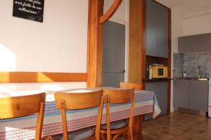 Villas 480 - Maison de pecheur a 50m de la Plage de Caroual : photos des chambres