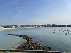 501 - Appartement 1 chambre à Erquy, à proximité du port, en bordure de la plage du centre