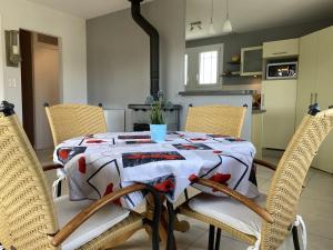 Villas 488 - Maison 4 personnes, a 50m de la plage de Caroual a Erquy : photos des chambres