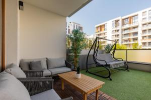 Żoliborz Artystyczny Apartment with Terrace & Parking Warsaw by Renters