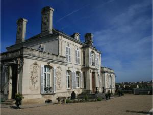 Location gîte, chambres d'hotes Château du Clos Mortier dans le département Haute Marne 52