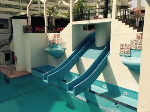 Beachfront Holiday Apartment in Benalbeach