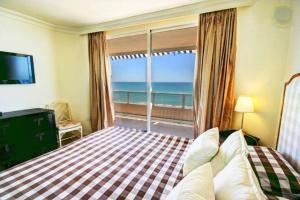 Luxury Suite Penthouse 4 bedrooms facing the sea