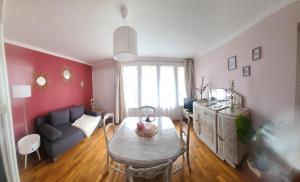Appartements Appartement lumineux avec vue sur les montagnes. : photos des chambres