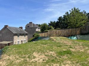 Villas 650 - Belle Maison en pierre avec jardin en plein centre d'Erquy : photos des chambres