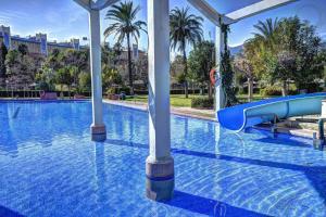 Benalbeach Apartment with Side Sea Views