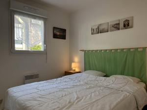 Appartements 652 - Appartement avec terrasse a Erquy Centre, dans une residence recente a 100m de la plage : photos des chambres