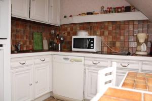 Appartements 655 - Appartement a Erquy, en centre bourg a 300m de la plage du centre : photos des chambres