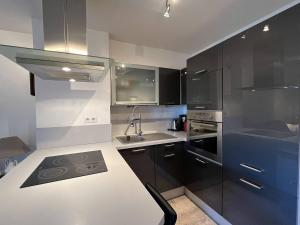 Appartements 656 - Charmant studio a Erquy, situe a environ 100m du centre 300m de la plage : photos des chambres