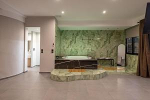 Smaragdi Luxury Jacuzzi Apartment Noho Premium Living