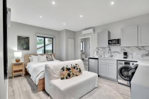 Studio Right off Las Olas - Steps to FTL Beach 1C