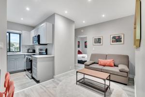 Condo Right off Las Olas Steps to FTL Beach 1A