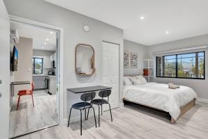 2 Condo Combo Walk to Beach Off Las Olas 2AB