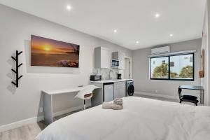 Studio Right off Las Olas - Steps to FTL Beach 2B