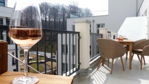 Pool und Sauna mit Meerblick, direkt an der Seebrücke - FIRST Sellin FeWo 3 8