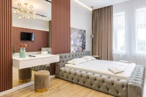 LEOGRAND Apartments on Leontovycha 17