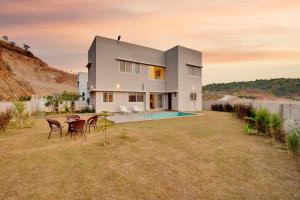 ELIVAAS Shourya Bliss Lux 3BHK Villa with Pvt Pool, Udaipur