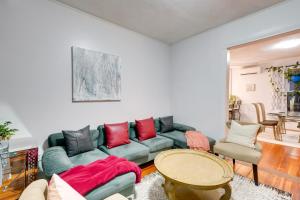 Pet-Friendly Salem Apartment with Shared Deck!