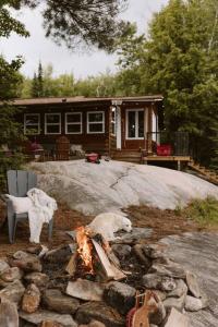 Waterfront private cottage on Koshlong Lake