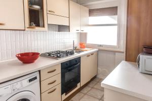 Trilocale fronte mare a Marcelli - M263