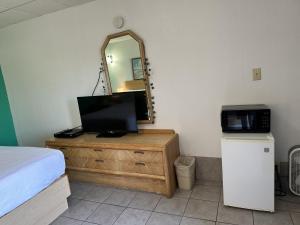 Tides Inn at Stehli Beach