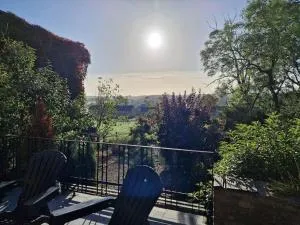 Gîte Blanc Bleu Sauna et jacuzzi privatif borne de recharge - Forzée