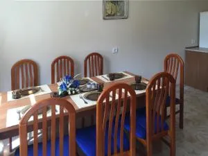 Eney Budget Three-Room Apartment - Chyshky