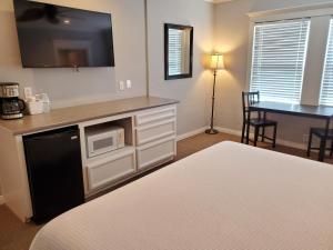 Suite room in Coronado Inn