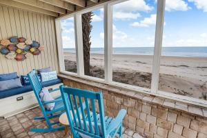 Bright and Beautiful Dunes Room 1st Floor