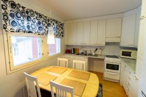 Rivitalokaksio 52m2 Sauna, Autokatospaikka, Pyykinpesukone, Ilmastointi