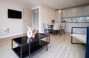 2 BR and Free parking