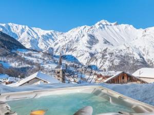 Chalets Chalet de prestige avec jacuzzi, sauna et cinema - FR-1-570-42 : photos des chambres
