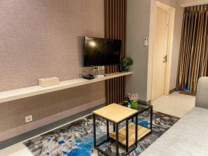 La Rosa II at Anderson Tower