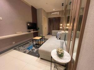 La Rosa II at Anderson Tower