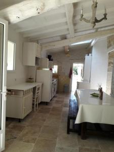 Dans hameau avec piscine privée
