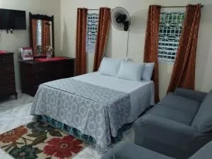 Diana's Portmore Retreat - Caymanas