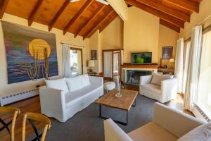 RentUp - Casa con vista panorámica al lago Nahuel Huapi