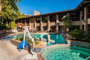 Arroyo Roble Resort at Oak Creek