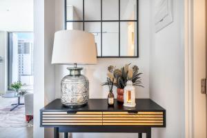 Bright 1B West Melbourne apt w free parking #MV09